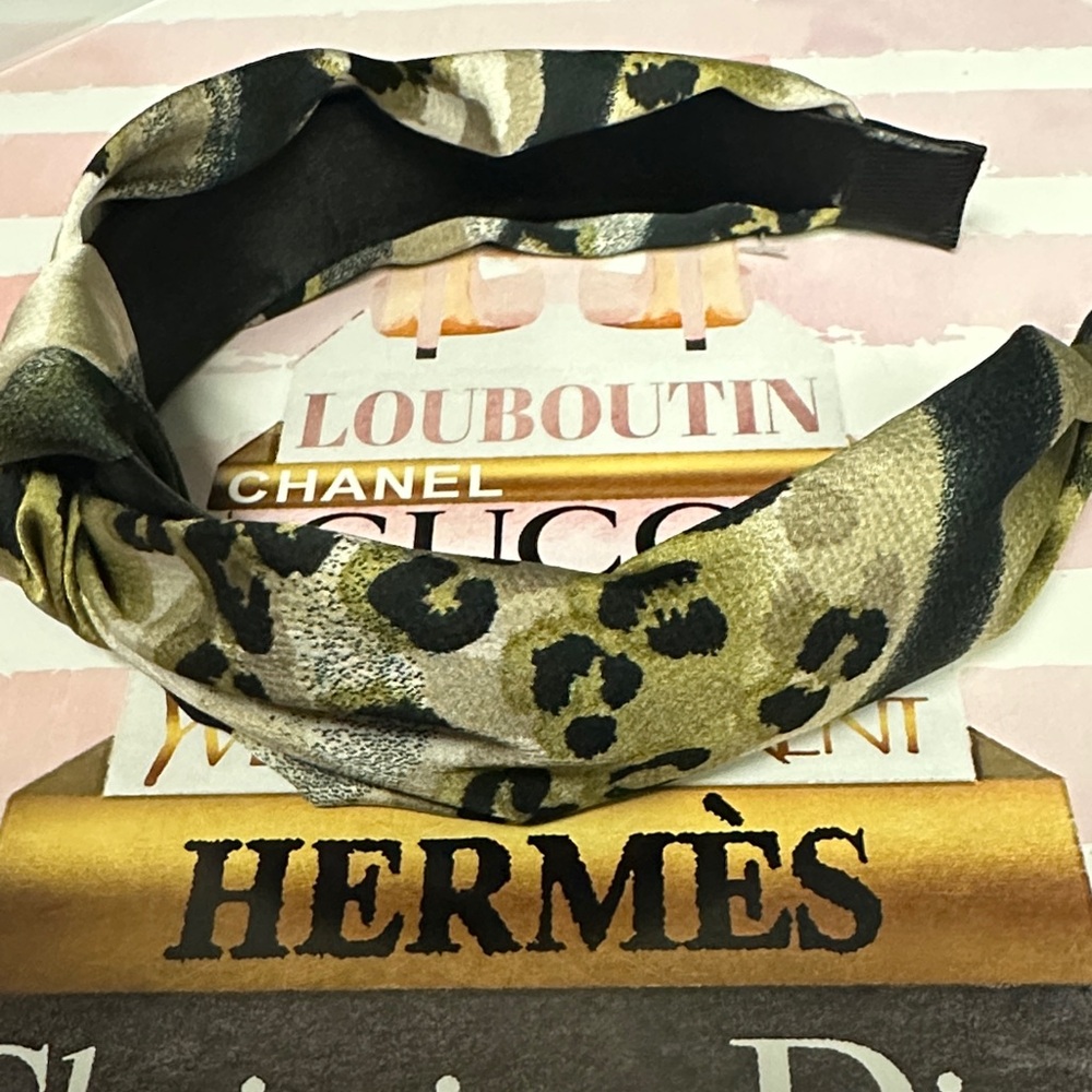 Leopard Patterned Hairband - Picture 3 of 3